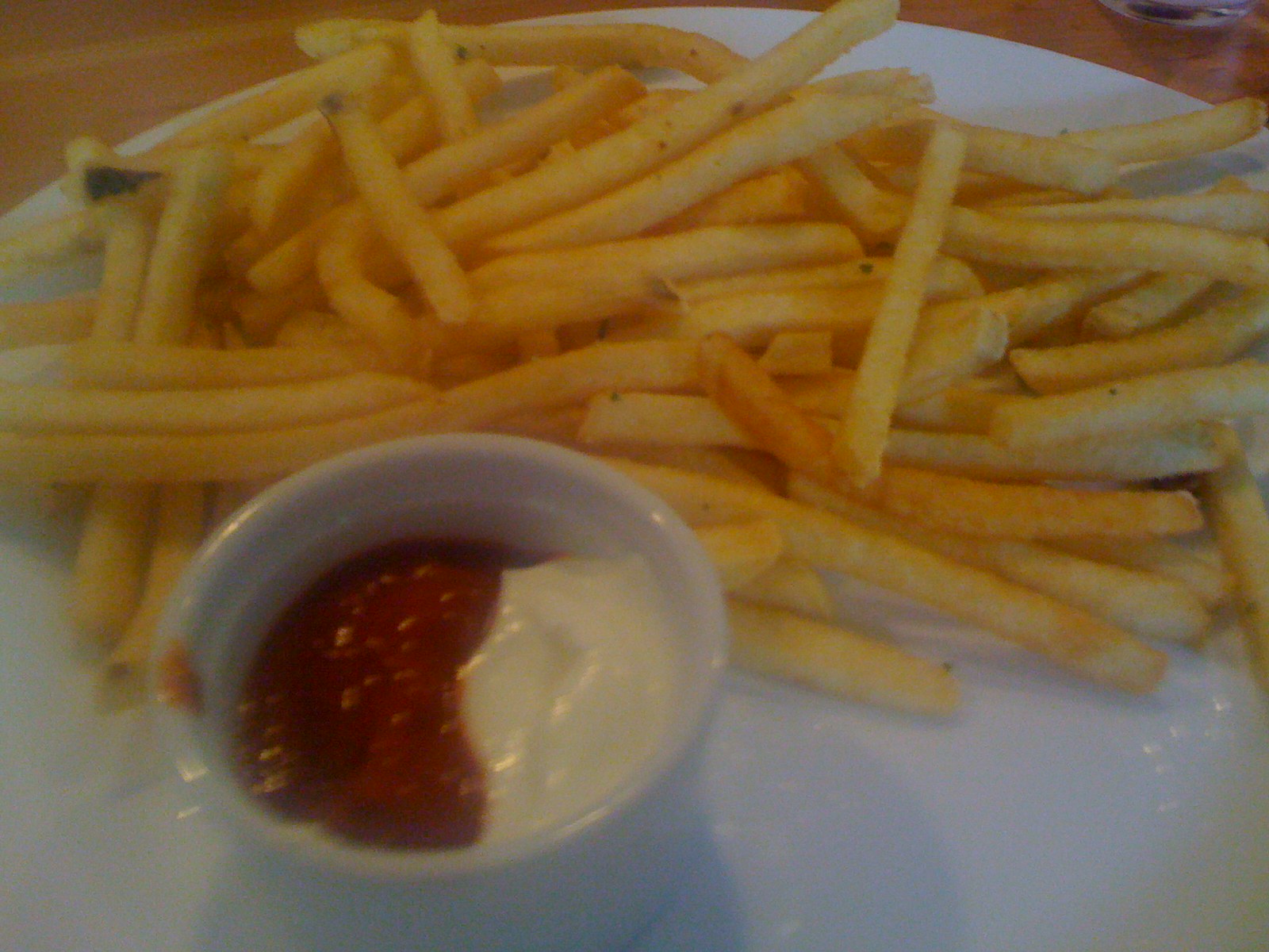National Chain Bravely Introduces Revolutionary ‘Pink Fry Dip’ To Utah; Told To Sit Down